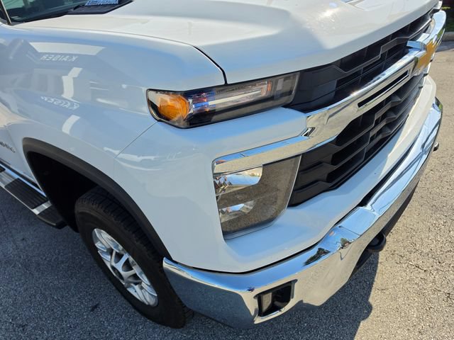 Used 2025 Chevrolet Silverado 2500 LT w/ Convenience Package AWD/4WD image 11