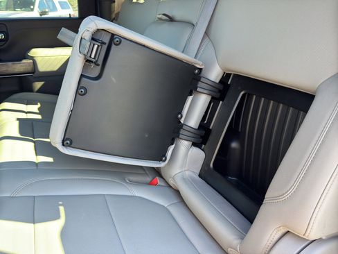 Used 2022 Chevrolet Silverado 2500 LTZ w/ LTZ Plus Package image 16