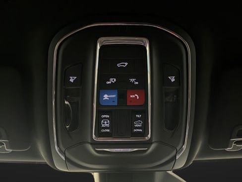 Used 2025 Jeep Grand Cherokee Laredo X w/ Luxury Tech Group I AWD/4WD image 32