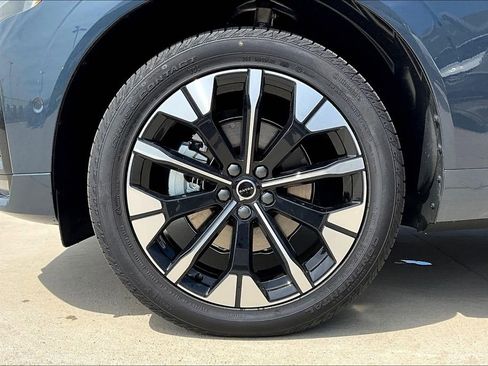 New 2026 Volvo XC60 B5 Plus w/ Climate Package image 24