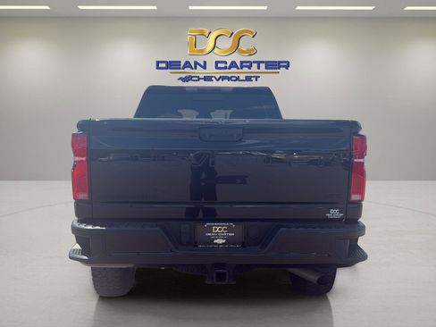 Used 2024 Chevrolet Silverado 2500 LTZ w/ LTZ Plus Package AWD/4WD image 4