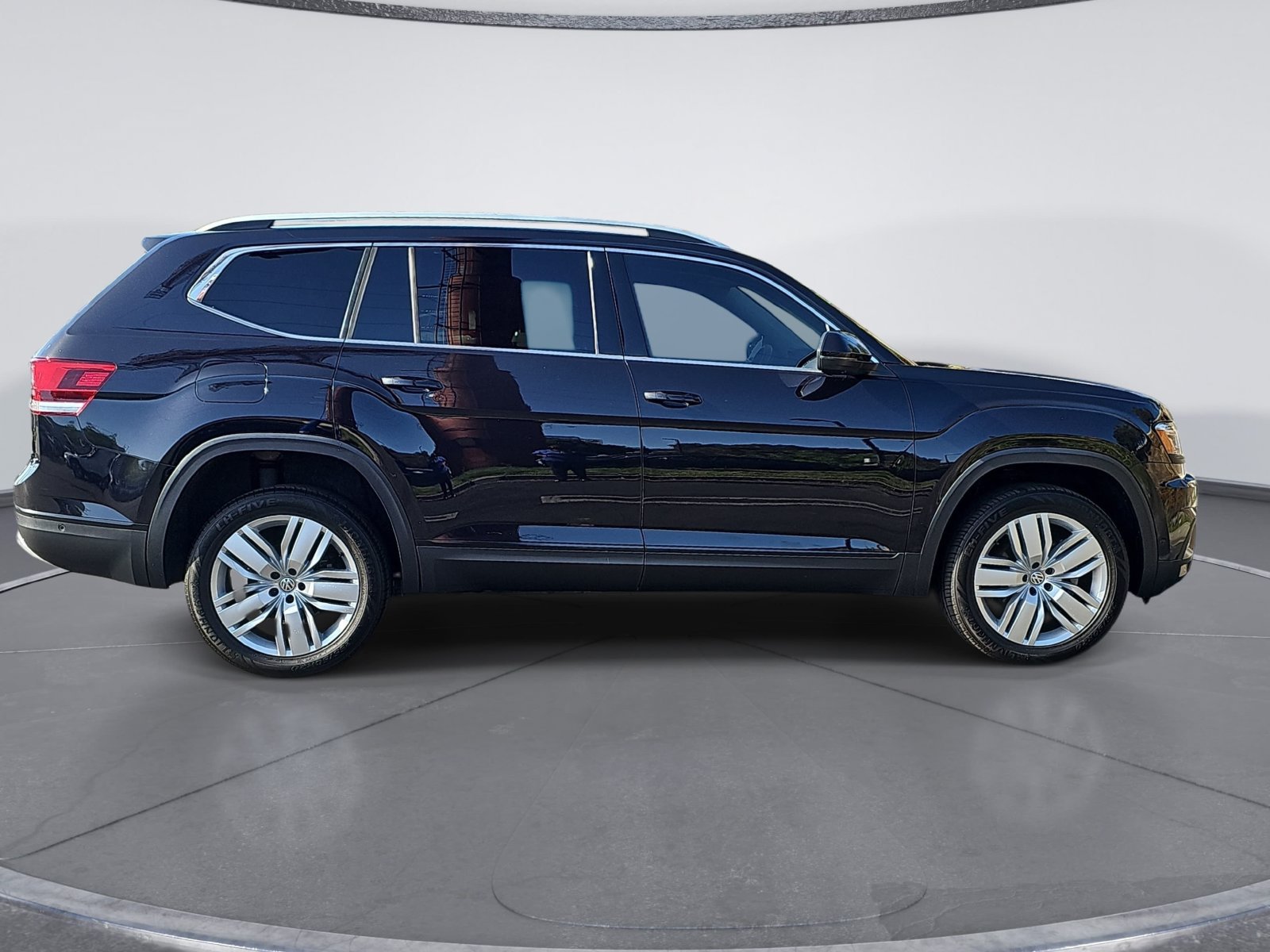 Used 2019 Volkswagen Atlas SEL Premium AWD/4WD image 2