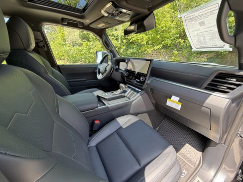 Used 2026 Lexus GX 550 AWD/4WD image 18