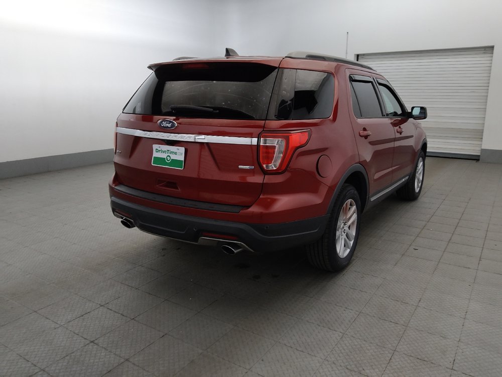 Used 2018 Ford Explorer XLT AWD/4WD image 9