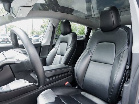 Used 2022 Tesla Model Y Performance AWD/4WD image 16