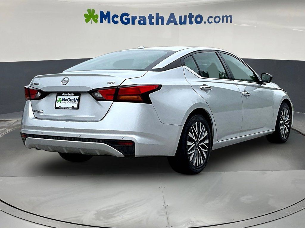 Used 2024 Nissan Altima 2.5 SV FWD image 7