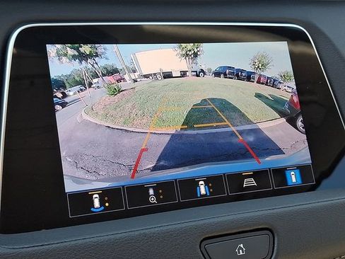 Used 2023 Cadillac XT4 Premium Luxury w/ Technology Package FWD image 12