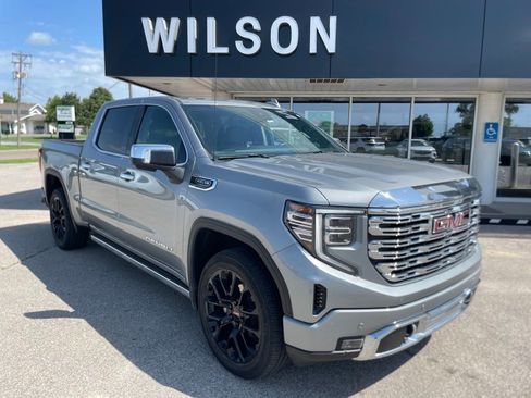 Used 2023 GMC Sierra 1500 Denali w/ Denali Reserve Package AWD/4WD image 1