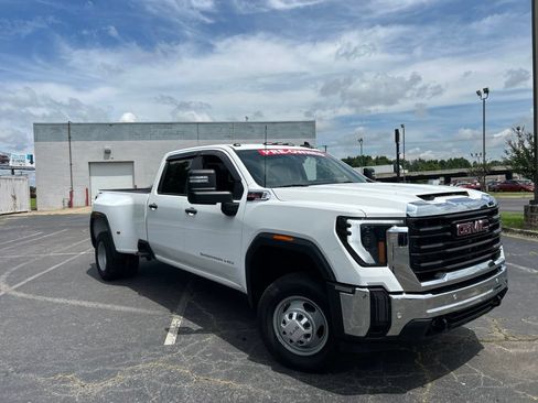Used 2025 GMC Sierra 3500 Pro w/ 1SA Pro Safety Plus Package AWD/4WD image 2