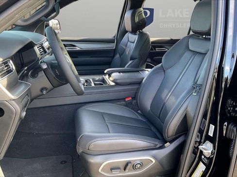 New 2026 Jeep Grand Wagoneer Limited AWD/4WD image 22