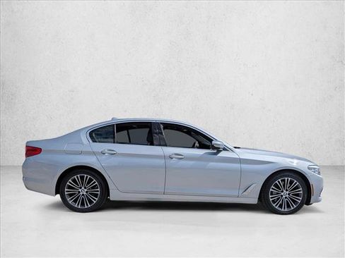 Used 2019 BMW 530i xDrive w/ Convenience Package AWD/4WD image 4