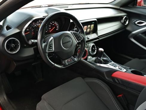 Used 2018 Chevrolet Camaro SS image 21