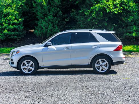 Used 2017 Mercedes-Benz GLE 350 GLE 350 w/ Premium 1 Package image 4