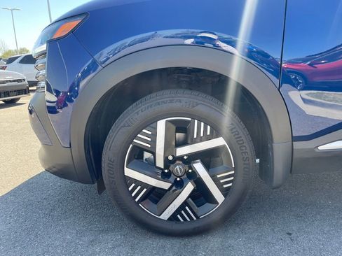 Used 2025 Nissan Kicks SV image 30