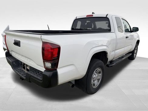Used 2023 Toyota Tacoma SR RWD image 4