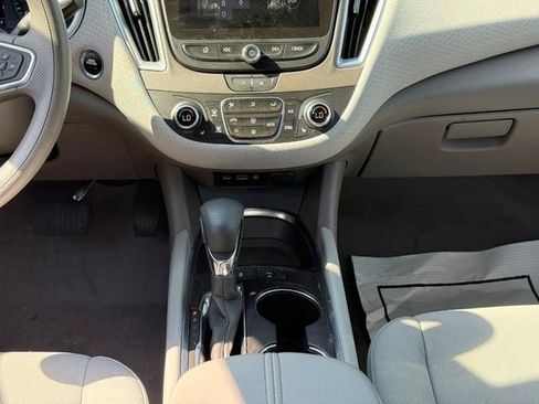 Used 2024 Chevrolet Malibu LT FWD image 15