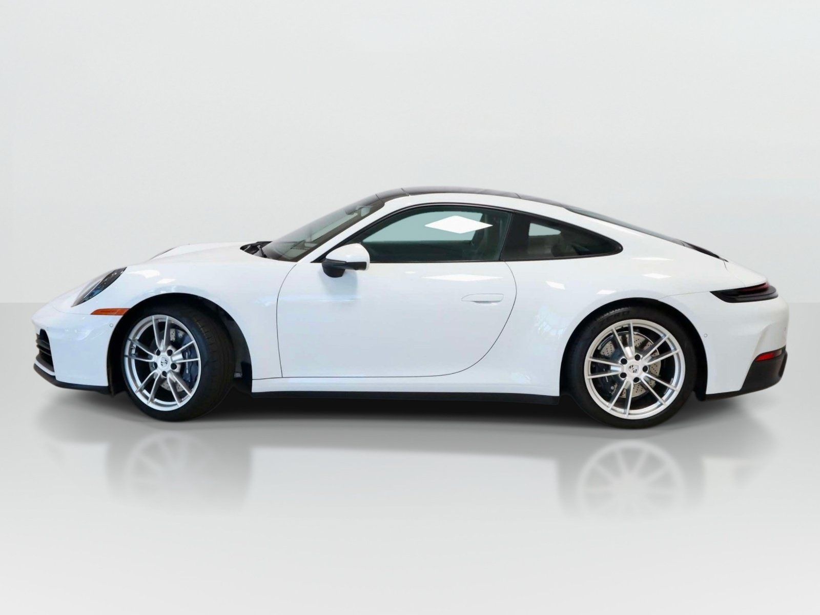 Used 2025 Porsche 911 Carrera RWD image 2