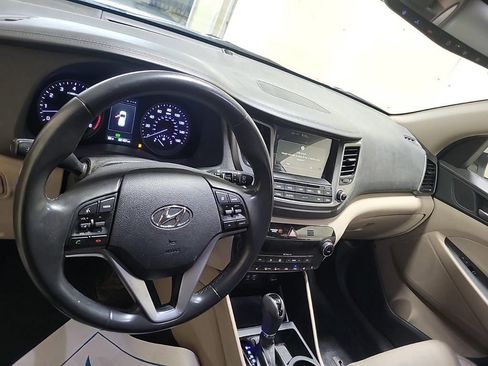 Used 2016 Hyundai Tucson Limited w/ Option Group 03 AWD/4WD image 9