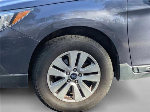 Used 2017 Subaru Outback 2.5i Premium image 9
