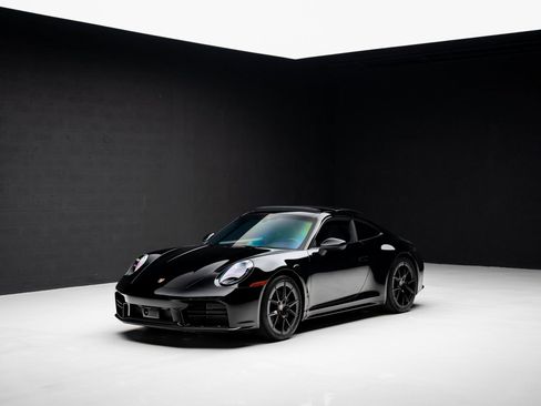 Used 2025 Porsche 911 Carrera image 4