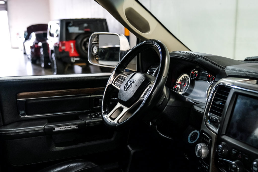 Used 2018 RAM 1500 Laramie AWD/4WD image 14