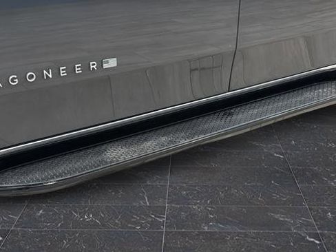 Used 2022 Jeep Wagoneer Series III image 38