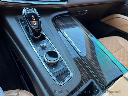 Used 2023 Cadillac Escalade Sport w/ LPO, ONYX Package image 18