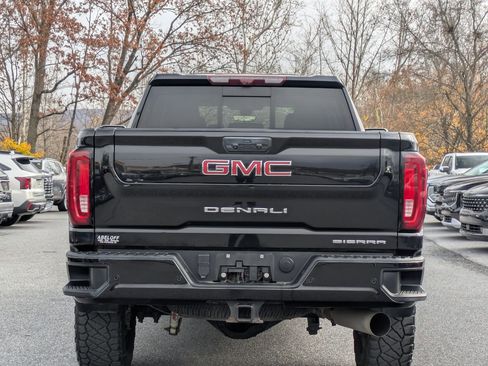 Used 2022 GMC Sierra 3500 Denali w/ Denali Black Diamond Edition image 5