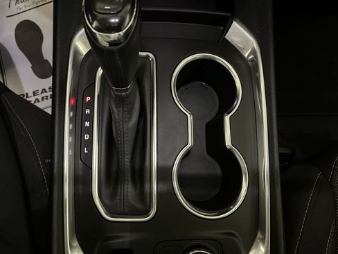 Used 2020 Chevrolet Traverse LT image 22