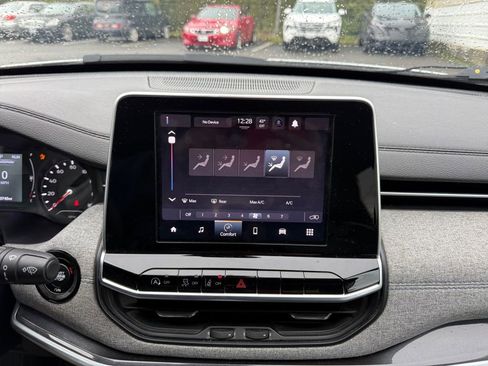 Certified 2022 Jeep Compass Latitude image 21