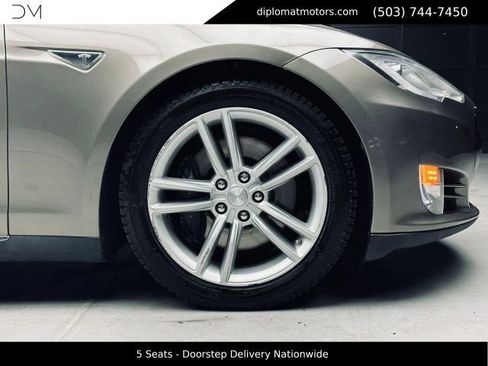 Used 2015 Tesla Model S 70D AWD/4WD image 38