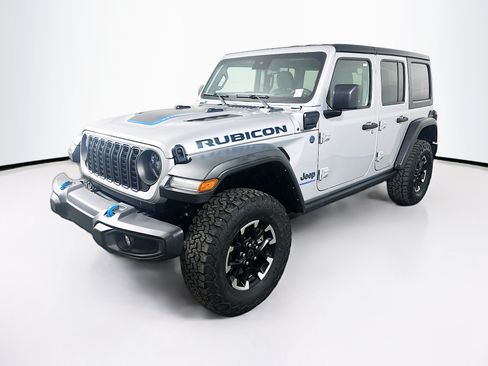 Used 2024 Jeep Wrangler Unlimited Rubicon 4xe AWD/4WD image 3