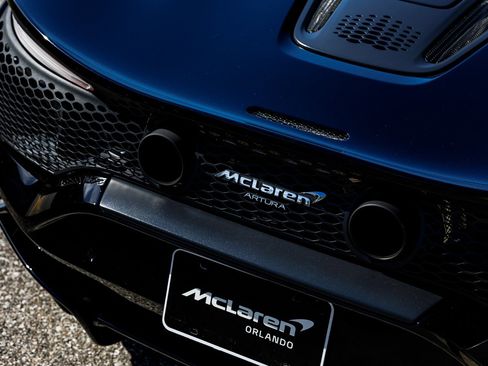 Used 2023 McLaren Artura RWD image 31