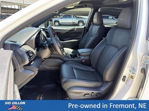 Used 2025 Subaru Outback Wilderness AWD/4WD image 13