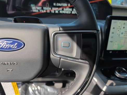 New 2025 Ford Expedition Max Platinum w/ Driver's Package image 34