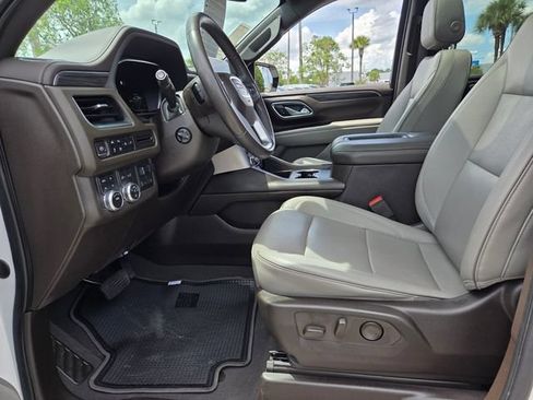 Used 2022 GMC Yukon SLT w/ SLT Luxury Package AWD/4WD image 11