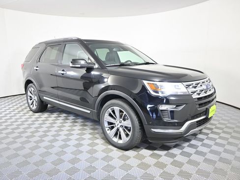 Used 2018 Ford Explorer Limited w/ Equipment Group 301A AWD/4WD image 9