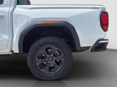 Used 2025 GMC Canyon Elevation image 12