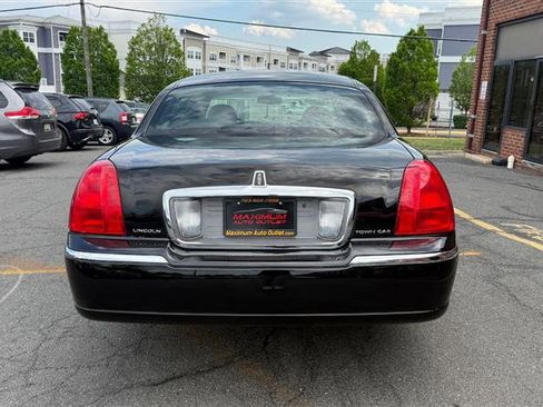 Used 2009 Lincoln Town Car Signature Limited RWD image 10
