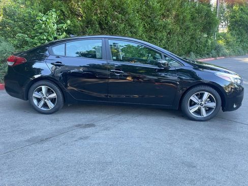 Used 2018 Kia Forte S FWD image 3