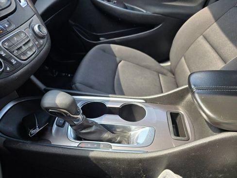 Used 2021 Chevrolet Malibu LT image 28