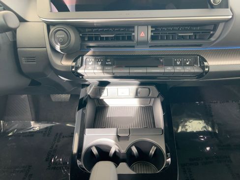Used 2025 Toyota Prius Limited image 19