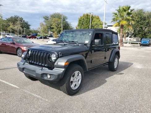 Used 2022 Jeep Wrangler Unlimited Sport image 2