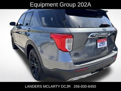 Used 2023 Ford Explorer XLT w/ Equipment Group 202A AWD/4WD image 4