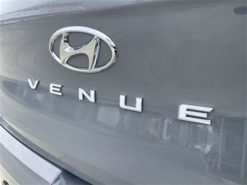 Used 2023 Hyundai Venue SEL image 30