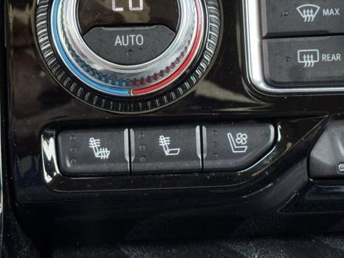 Used 2022 GMC Yukon Denali RWD image 20
