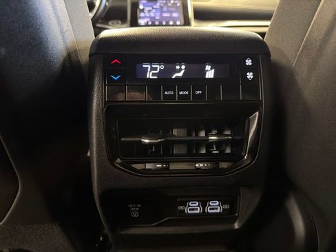 Used 2022 Jeep Grand Cherokee L Laredo AWD/4WD image 25