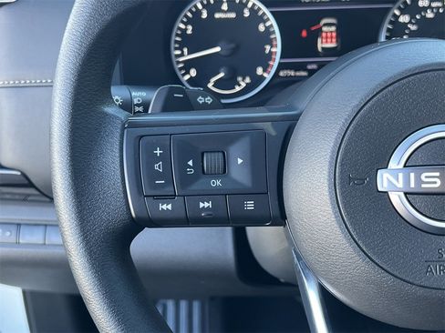 Certified 2025 Nissan Pathfinder S image 11