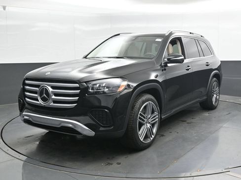 Used 2024 Mercedes-Benz GLS 450 4MATIC image 4