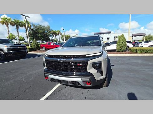 New 2027 Chevrolet Traverse Z71 w/ Driver Confidence Package AWD/4WD image 25
